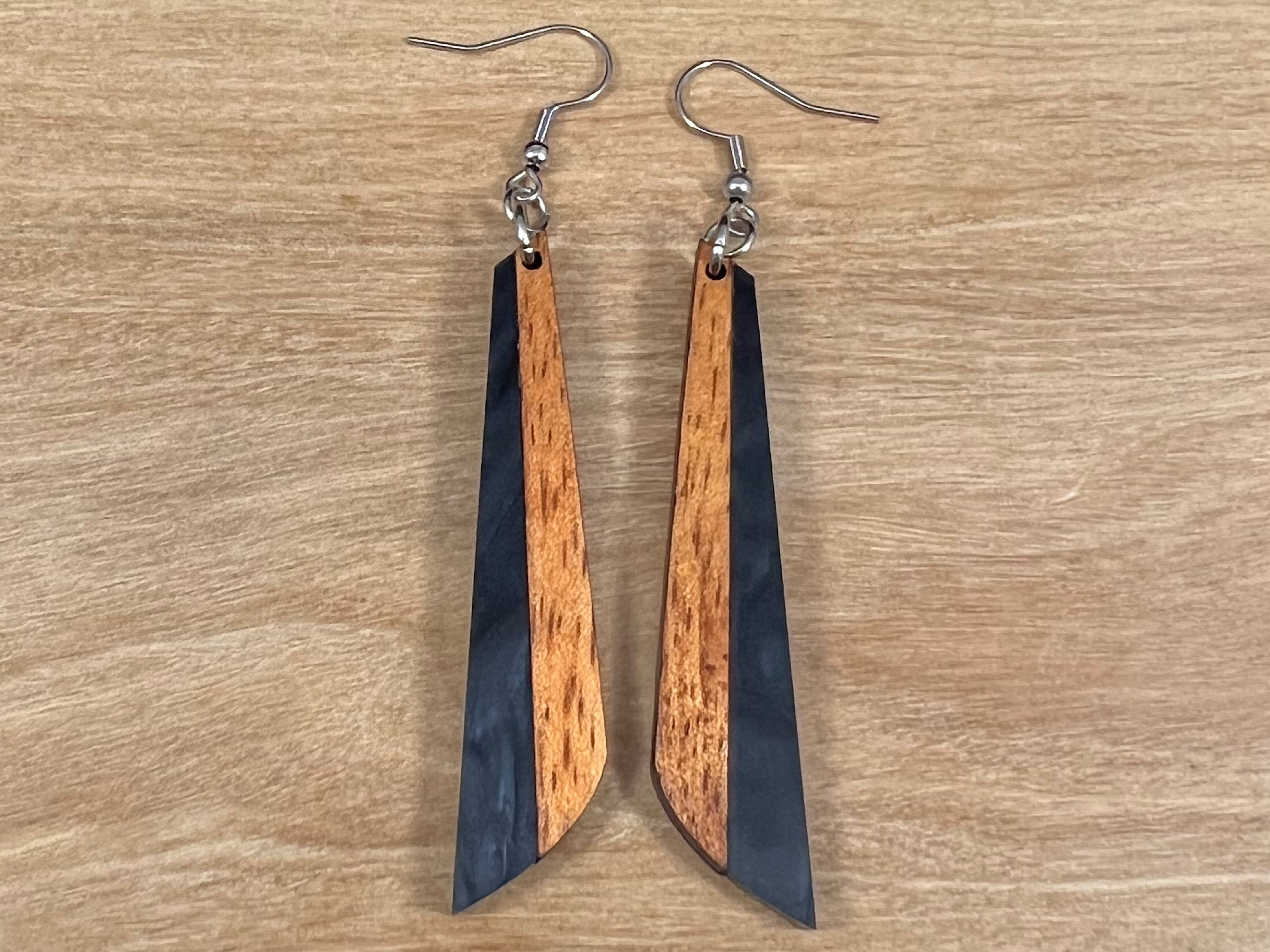 Acrylic and Koa Wood Earrings Black pearl